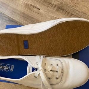 Size 8.5 Keds
